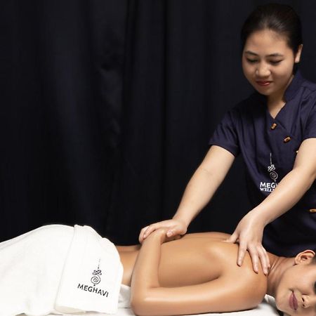 Novotel Chennai Sipcot Екстериор снимка Thai massage