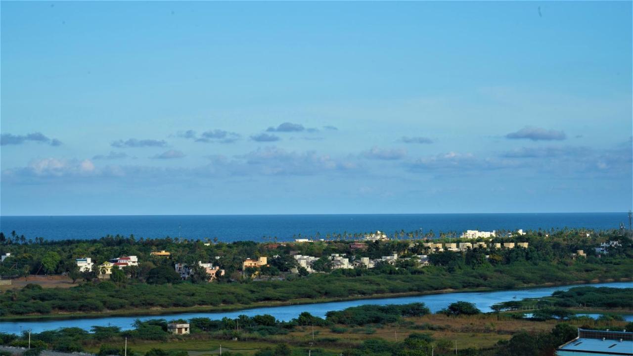 Novotel Chennai Sipcot Екстериор снимка View of the town