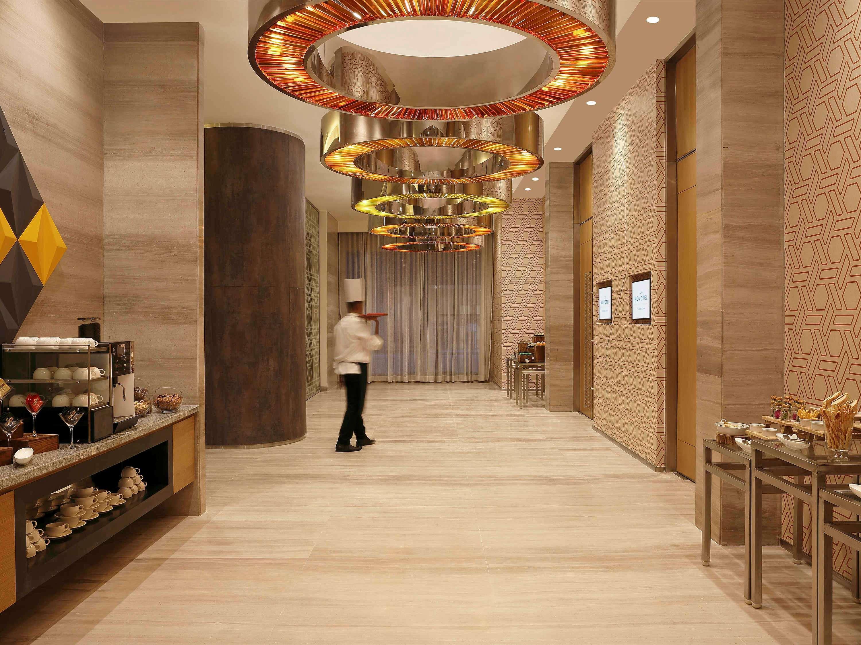 Novotel Chennai Sipcot Екстериор снимка The lobby