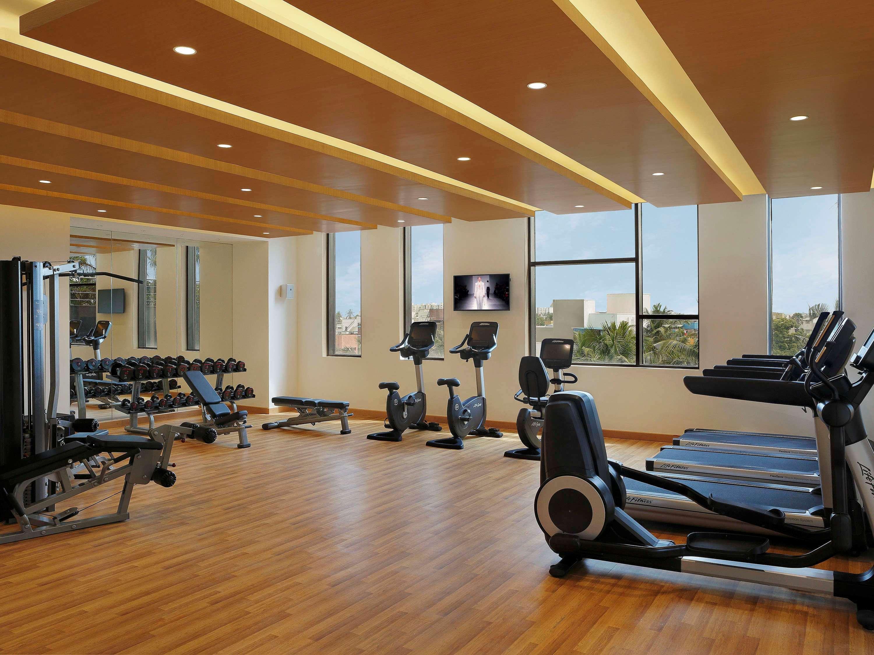 Novotel Chennai Sipcot Екстериор снимка The gym at the hotel