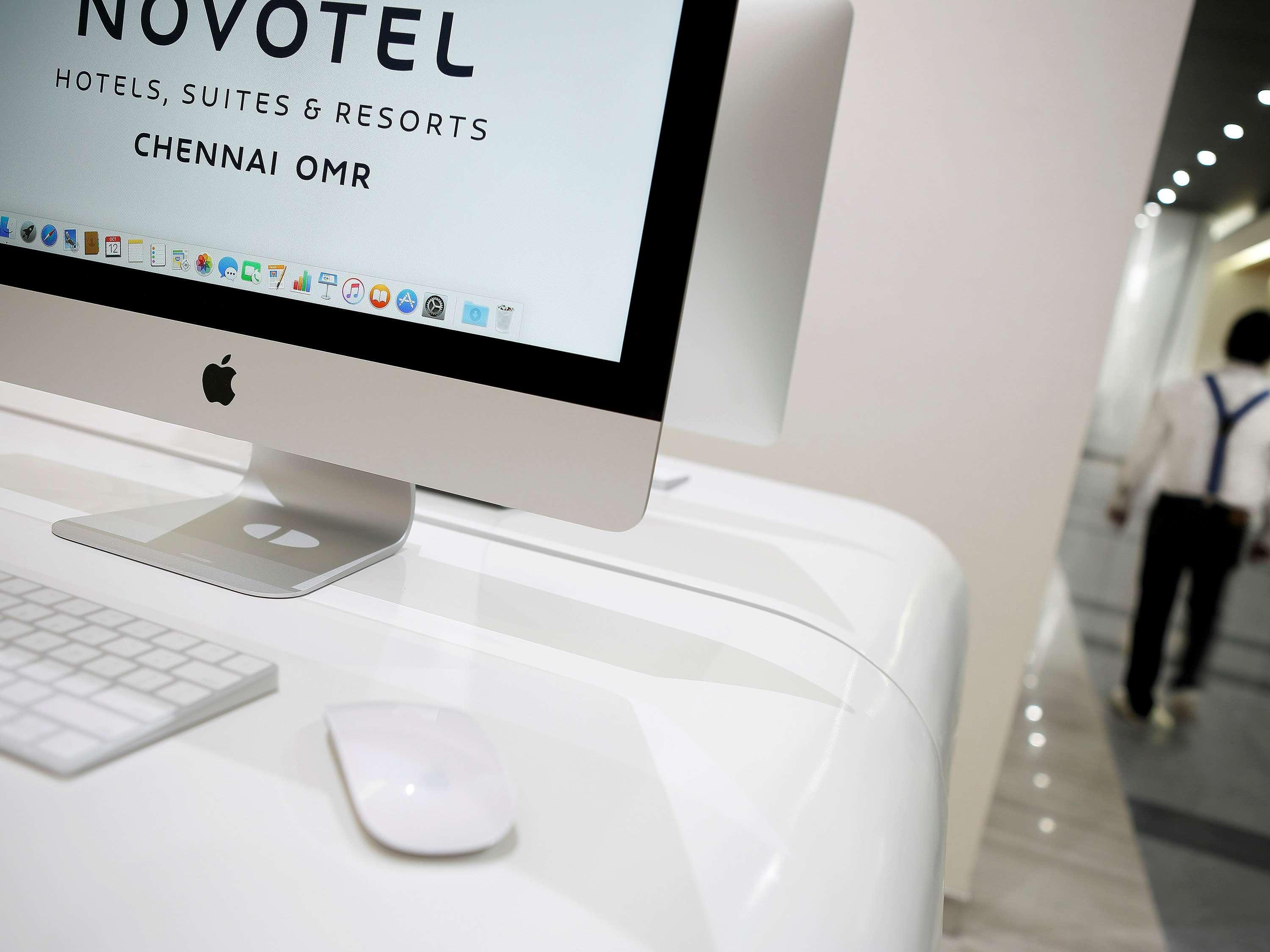 Novotel Chennai Sipcot Екстериор снимка A computer at a Novotel hotel in India