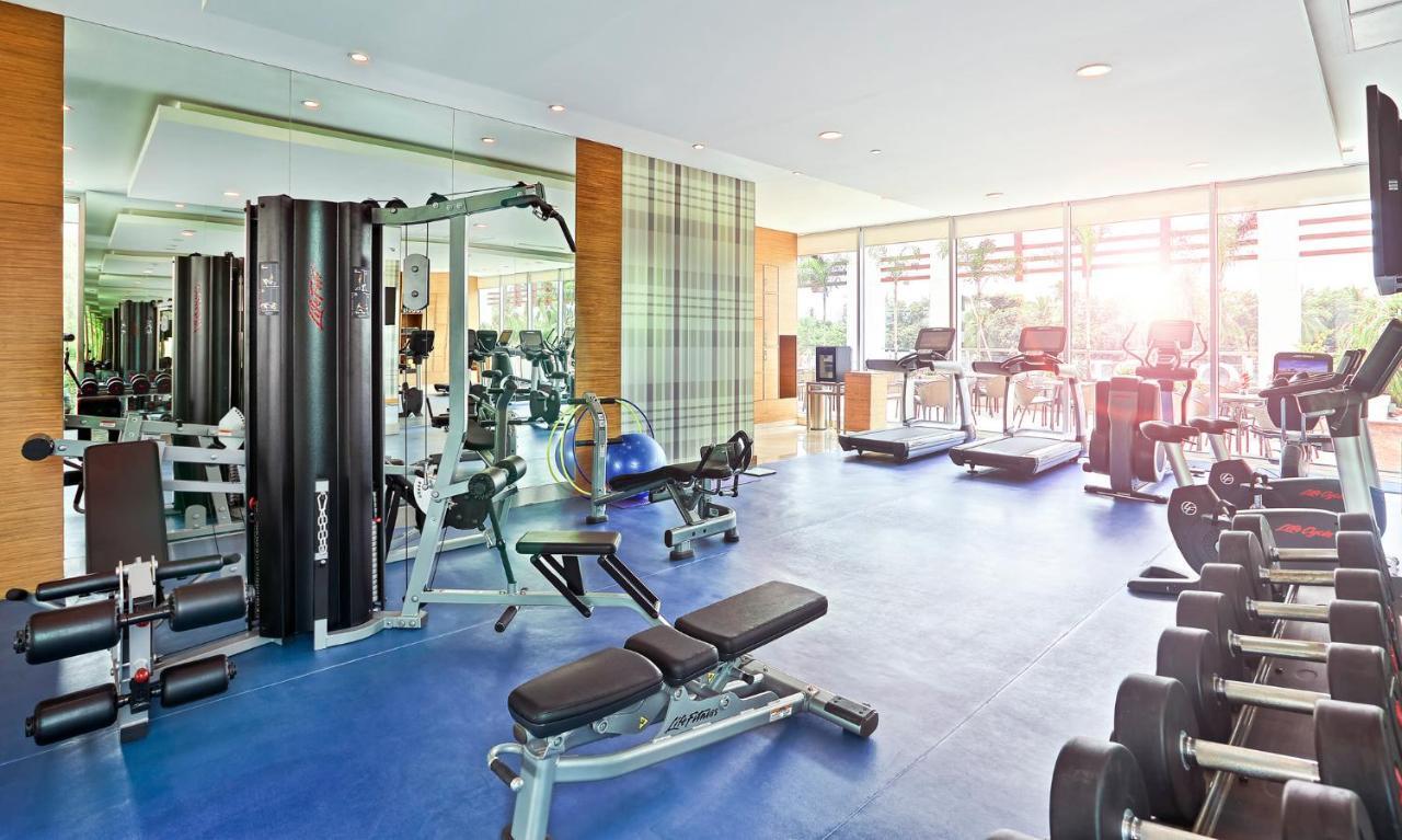 Novotel Chennai Sipcot Екстериор снимка The gym at the InterContinental
